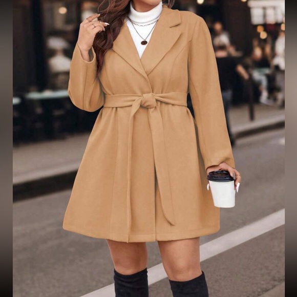 Luxurious camel tan fur collar belted pea coat - Picture 6 of 6